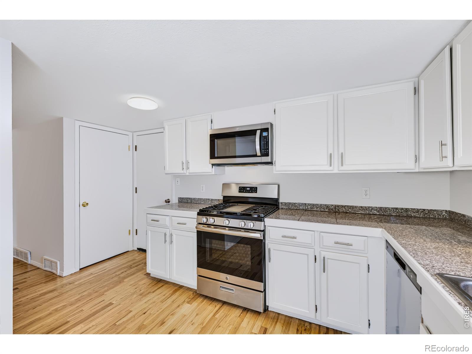 MLS Image #11 for 1877  lincoln drive,longmont, Colorado