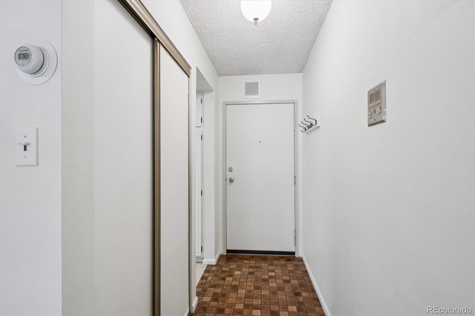 MLS Image #5 for 14000 e linvale place,aurora, Colorado