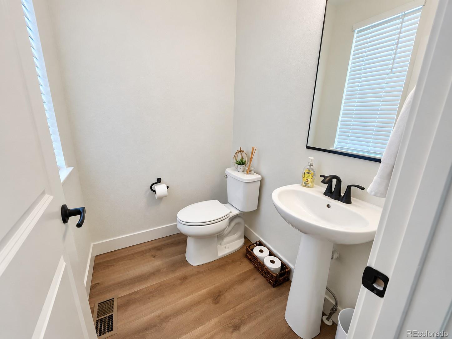 MLS Image #10 for 5250 n denali boulevard,aurora, Colorado