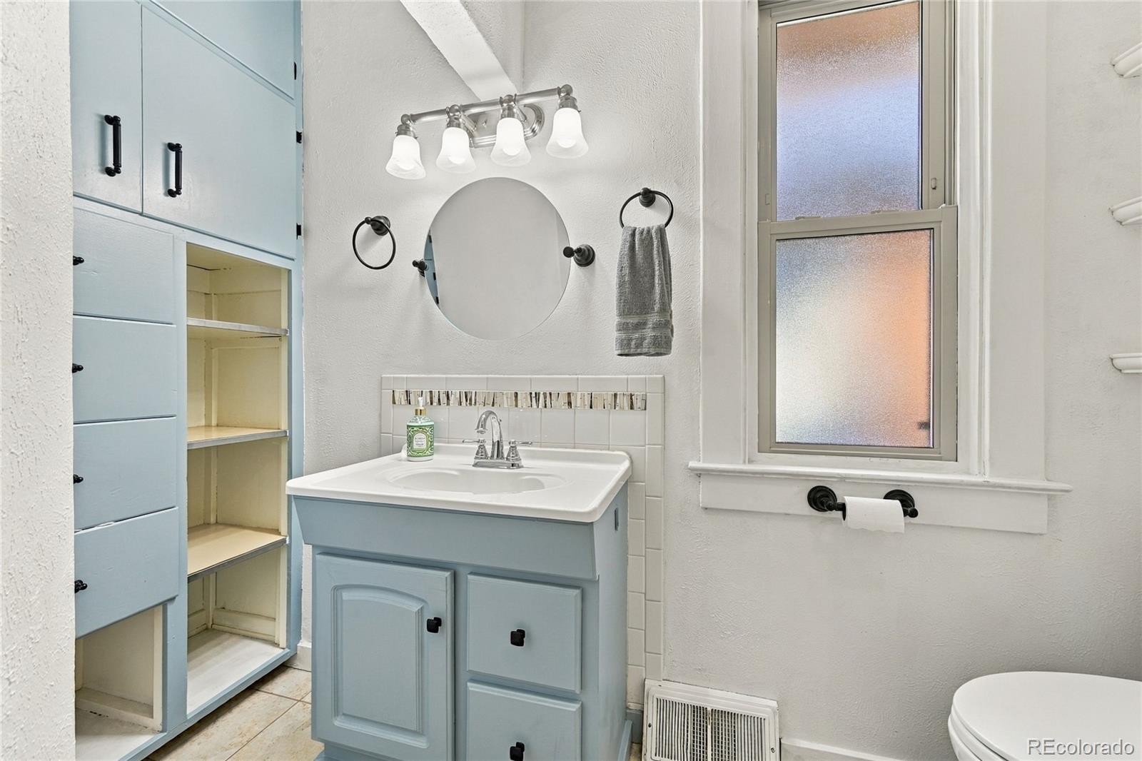 MLS Image #14 for 1315 s sherman street,denver, Colorado