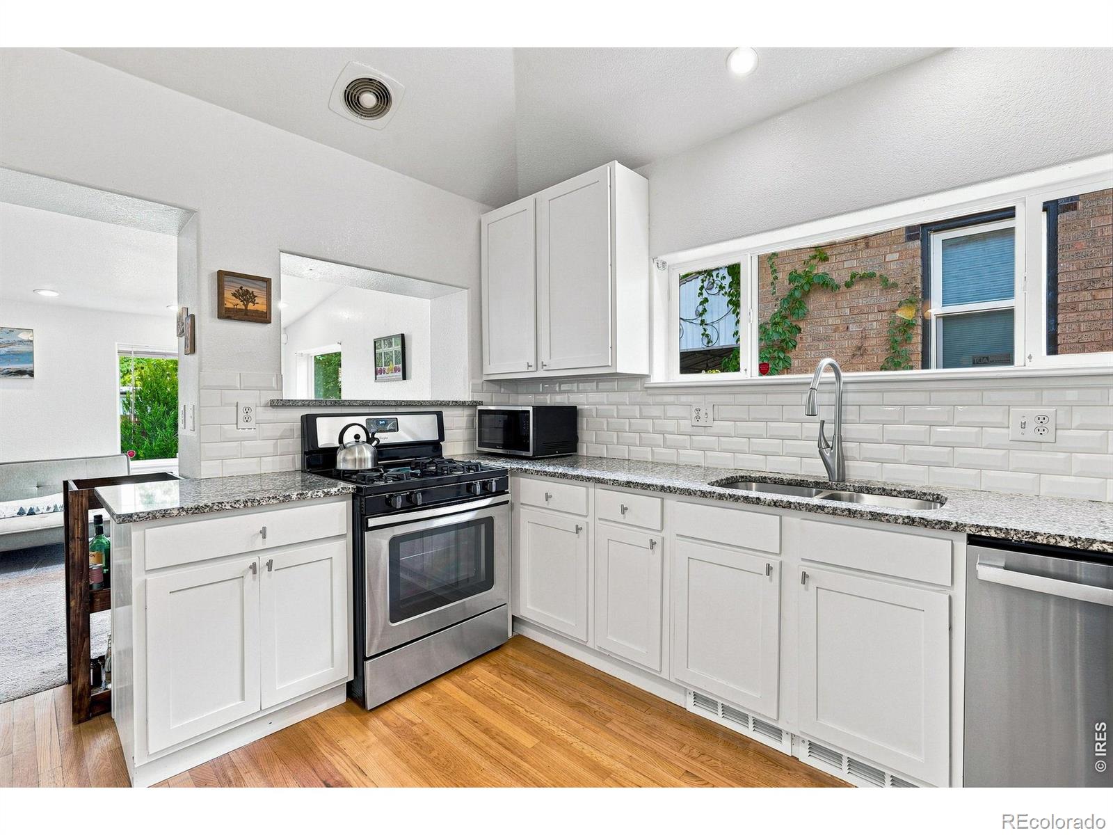 MLS Image #2 for 1028  jackson street,denver, Colorado