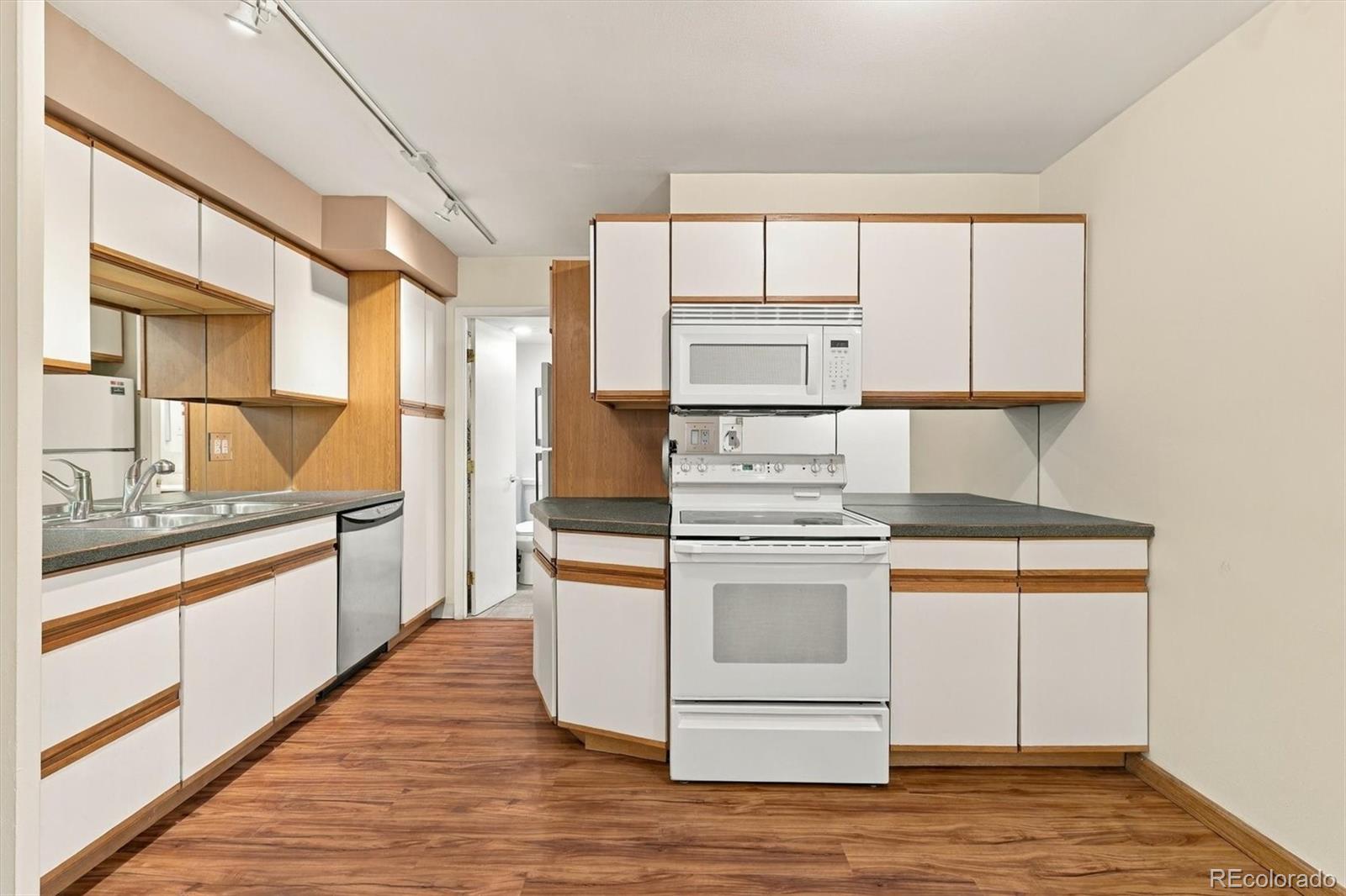 MLS Image #14 for 790 n washington street,denver, Colorado