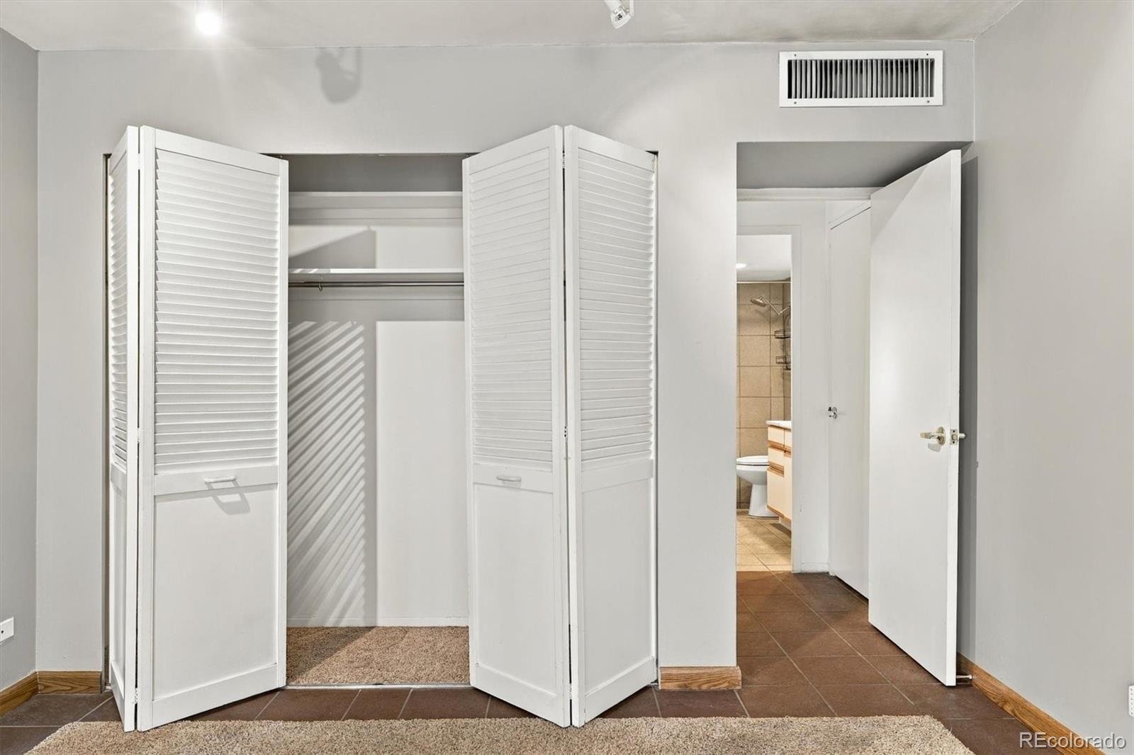 MLS Image #18 for 790 n washington street,denver, Colorado