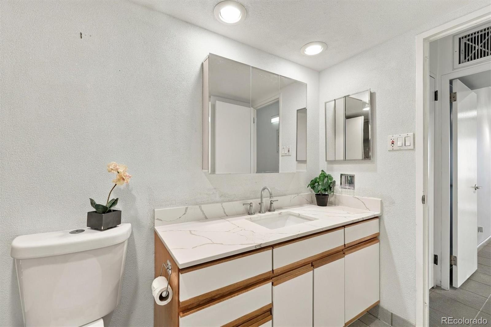 MLS Image #21 for 790 n washington street,denver, Colorado