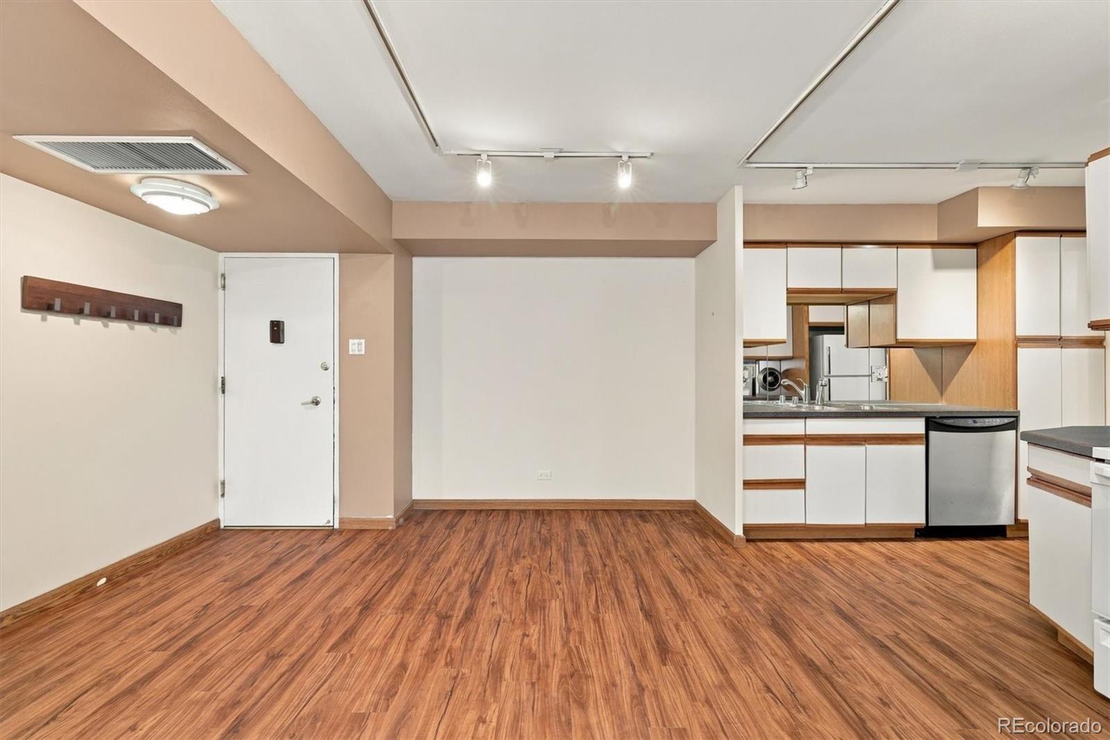 MLS Image #22 for 790 n washington street,denver, Colorado