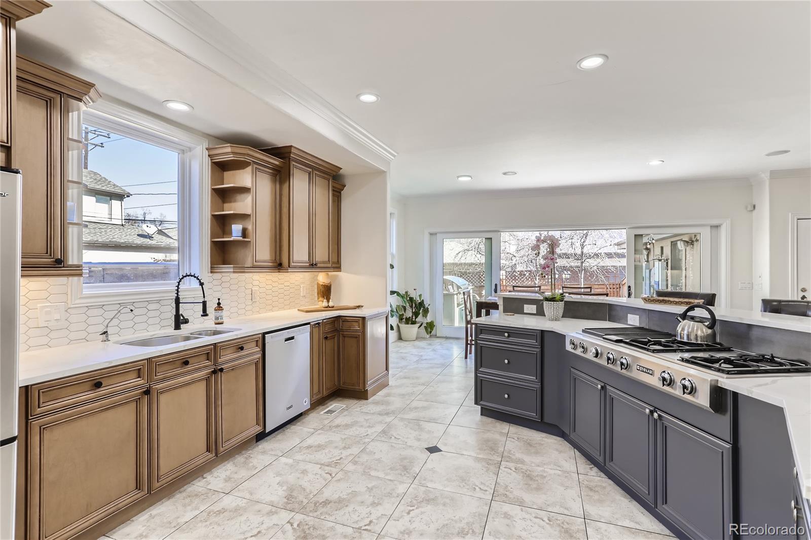 MLS Image #11 for 500  jackson street,denver, Colorado