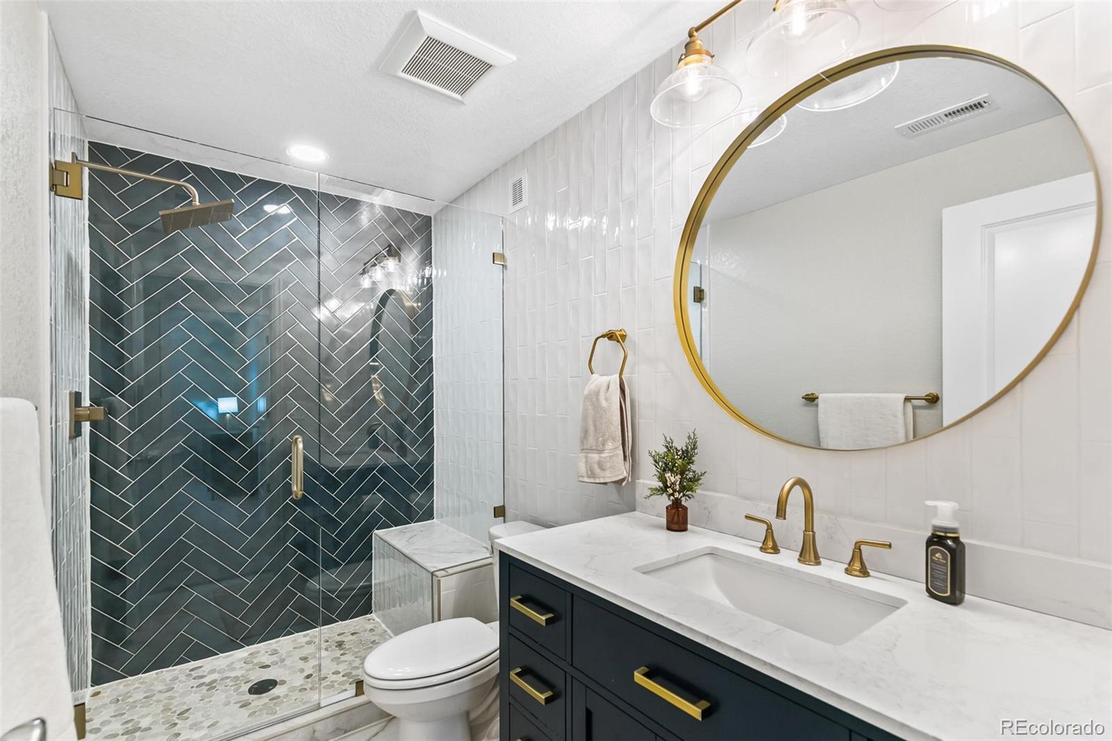 MLS Image #20 for 8096 e 20th place,denver, Colorado