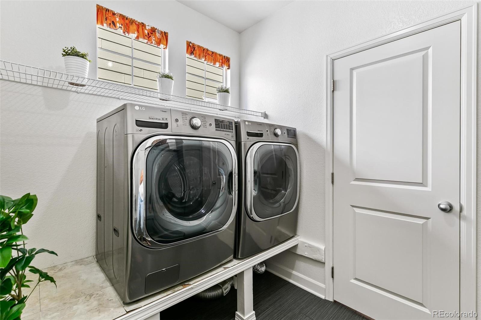 MLS Image #25 for 8096 e 20th place,denver, Colorado