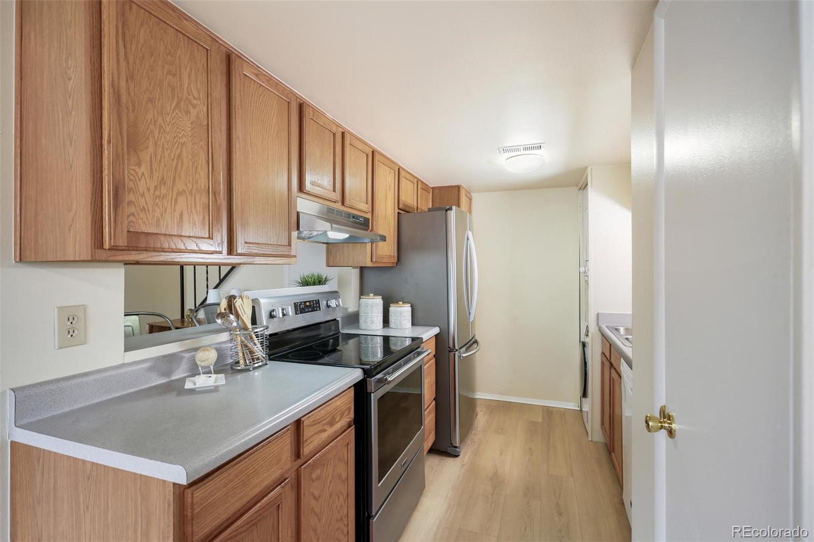 MLS Image #11 for 3351 s field street,lakewood, Colorado