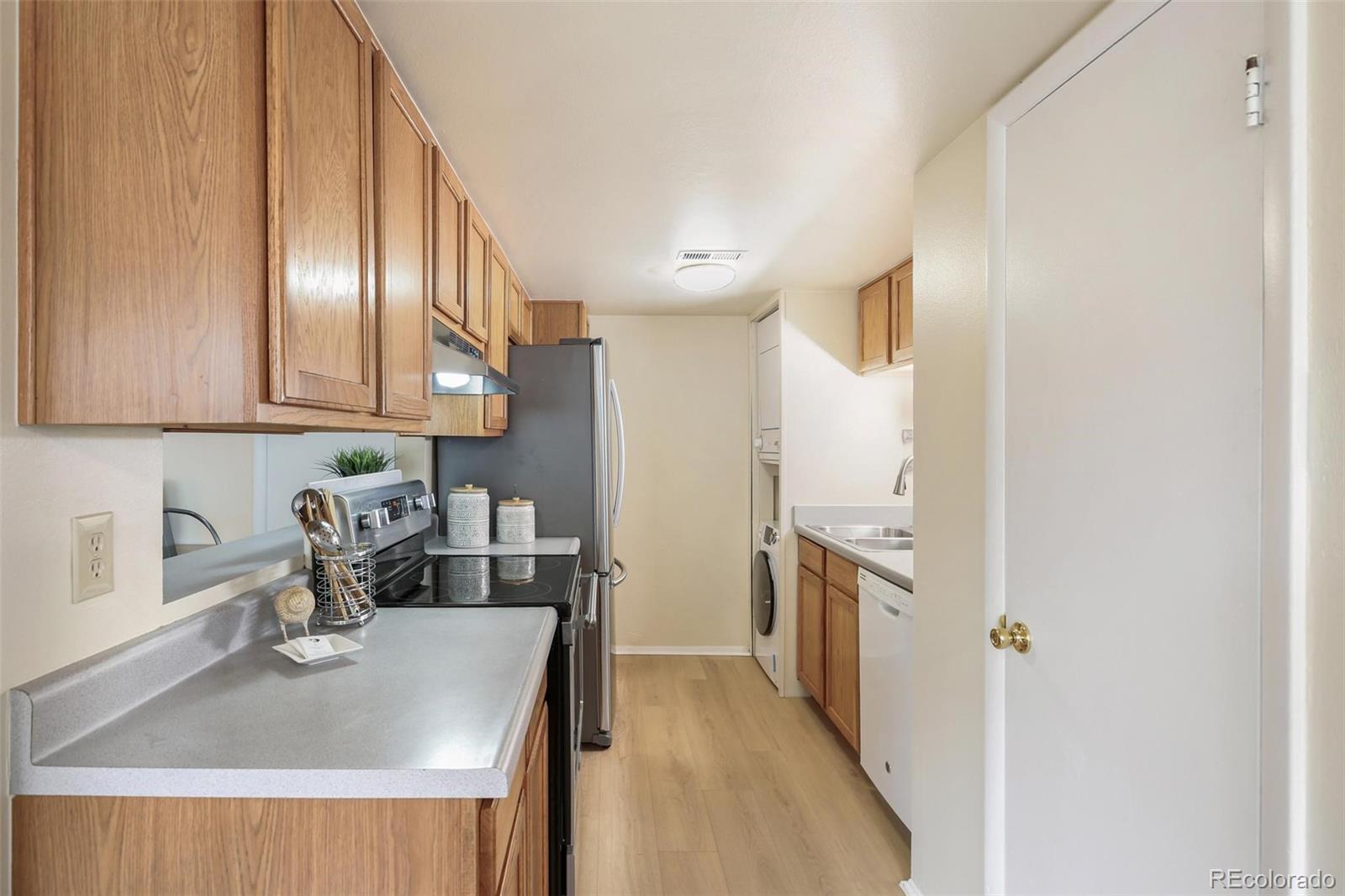 MLS Image #12 for 3351 s field street,lakewood, Colorado