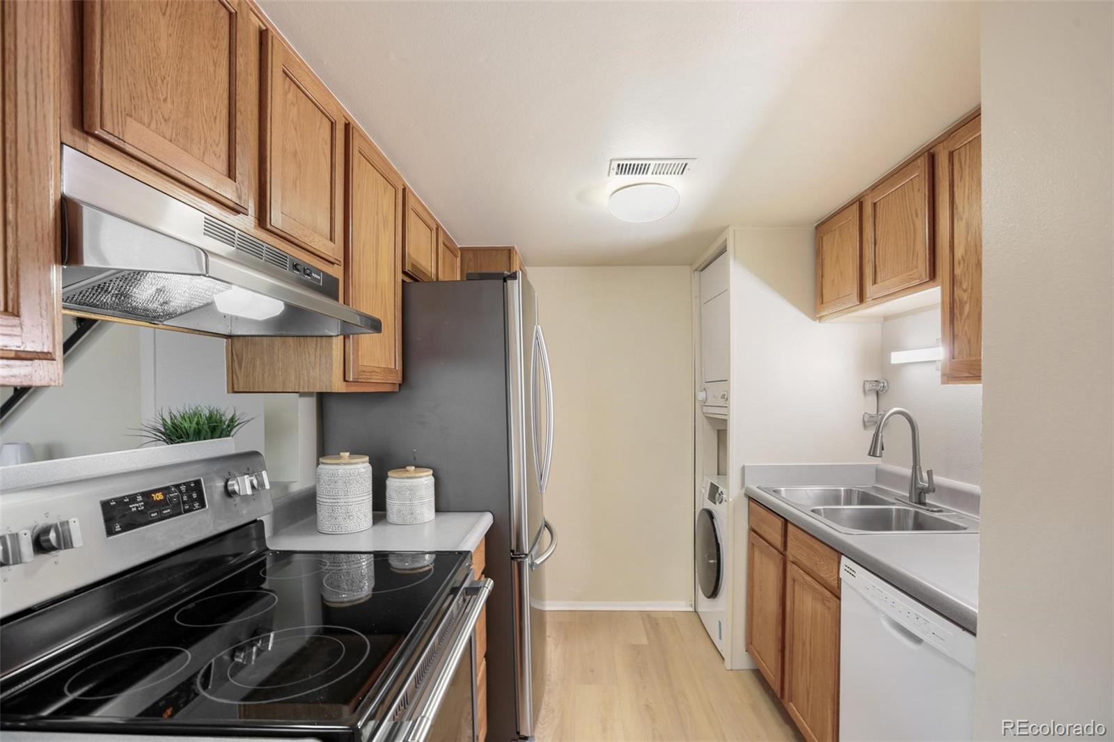 MLS Image #14 for 3351 s field street,lakewood, Colorado