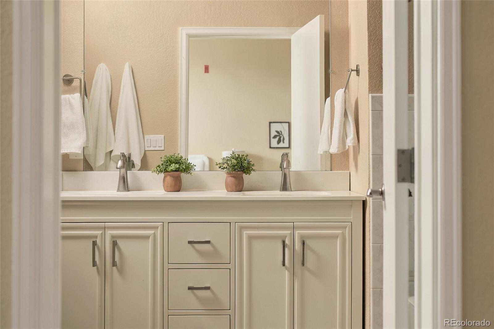 MLS Image #23 for 190  roslyn street,denver, Colorado