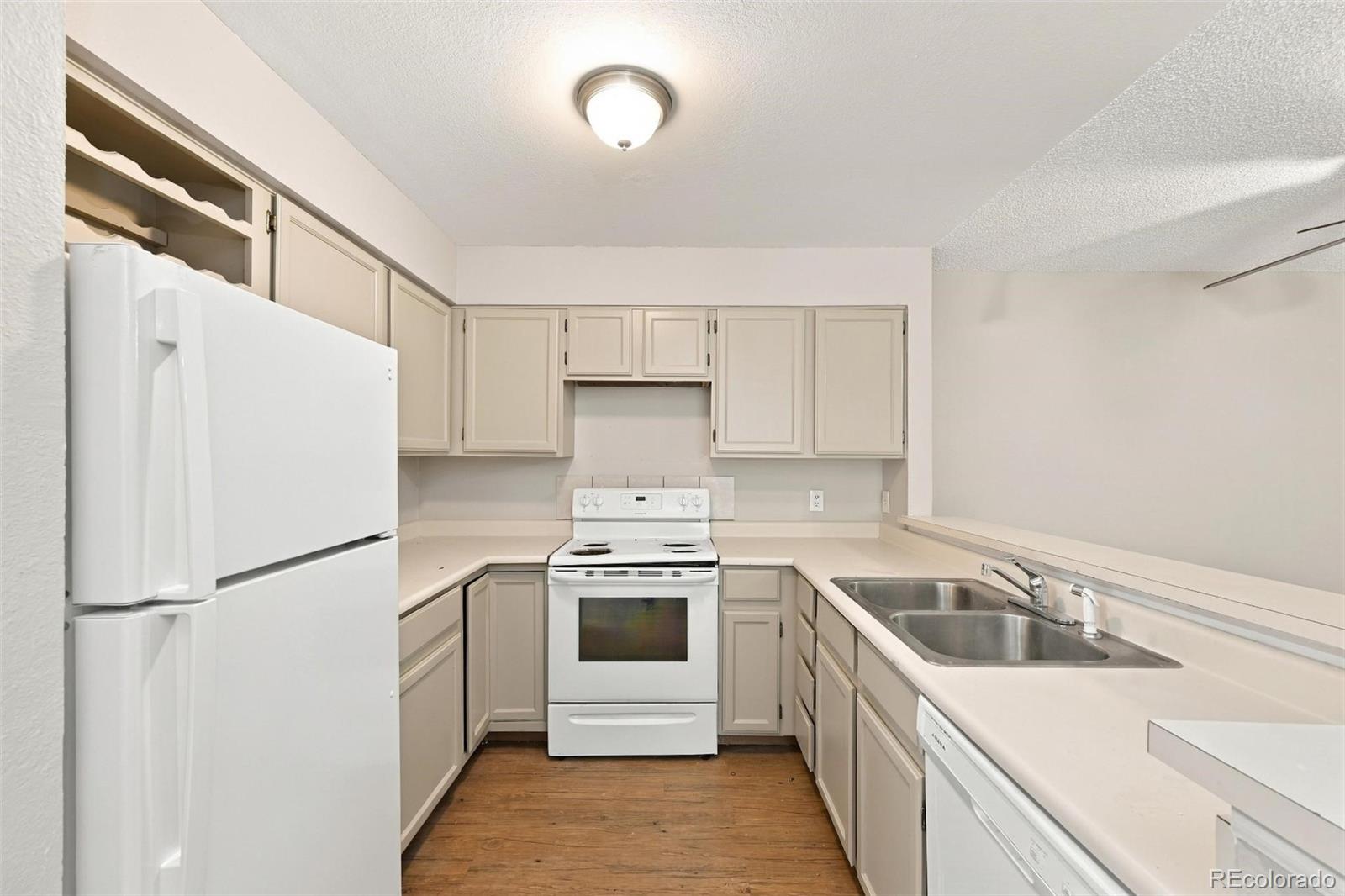 MLS Image #13 for 4460 s pitkin street,aurora, Colorado