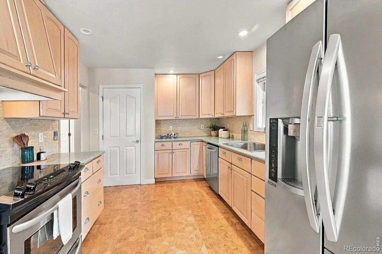 MLS Image #10 for 2933  lake park way,longmont, Colorado