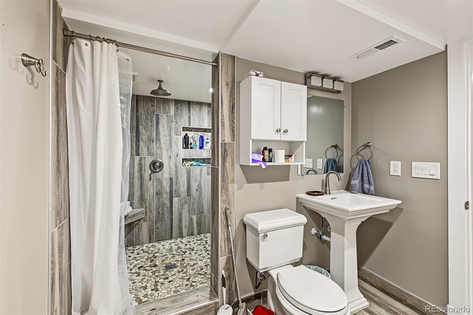MLS Image #41 for 3132 s boston court,denver, Colorado