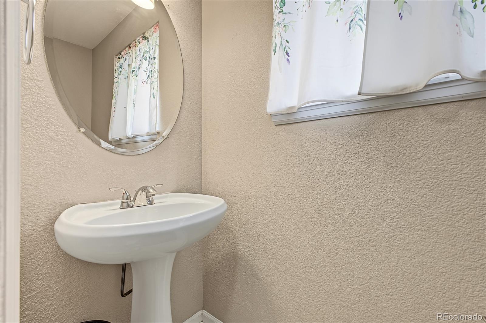 MLS Image #8 for 1685 e 135th avenue,thornton, Colorado