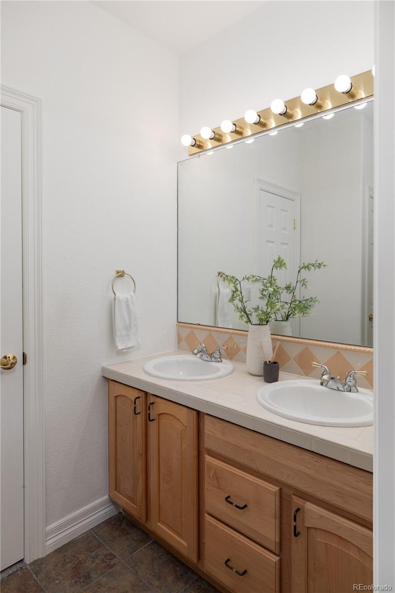 MLS Image #27 for 10797 s monaco street,littleton, Colorado