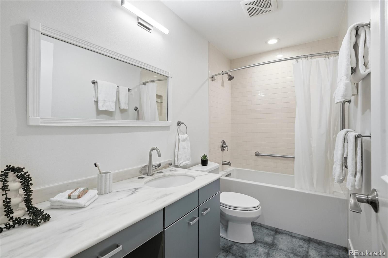 MLS Image #19 for 480 s marion parkway 104,denver, Colorado