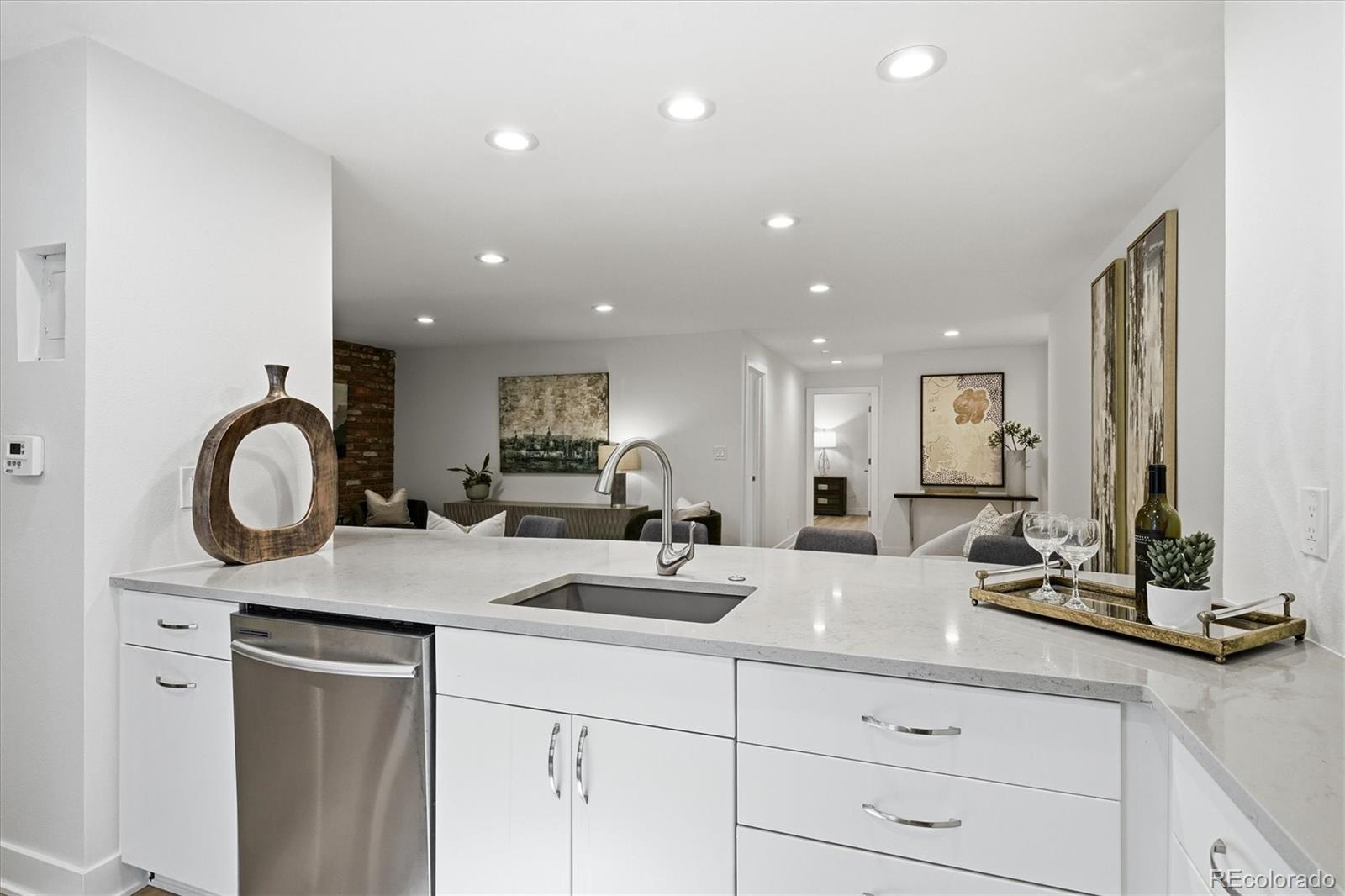MLS Image #8 for 480 s marion parkway 104,denver, Colorado
