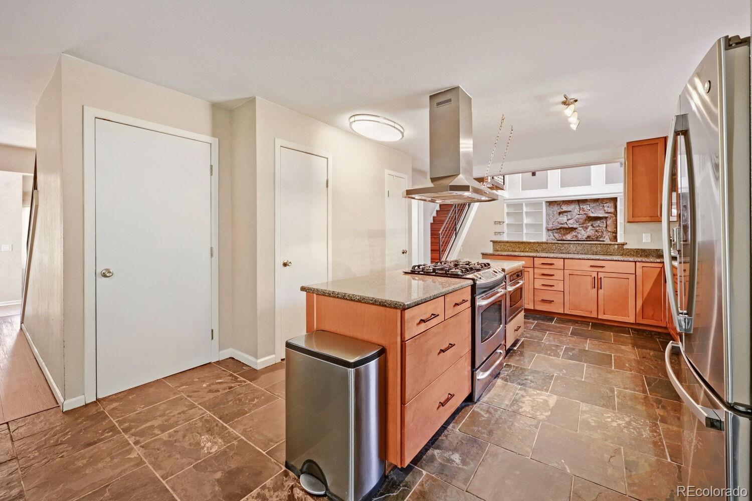MLS Image #4 for 3880 s willow way,denver, Colorado