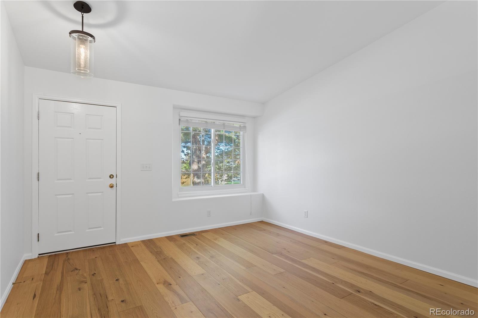 MLS Image #5 for 5508 s valdai street,aurora, Colorado