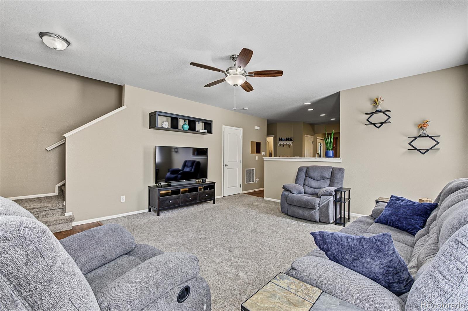 MLS Image #4 for 430 n langdale way,aurora, Colorado