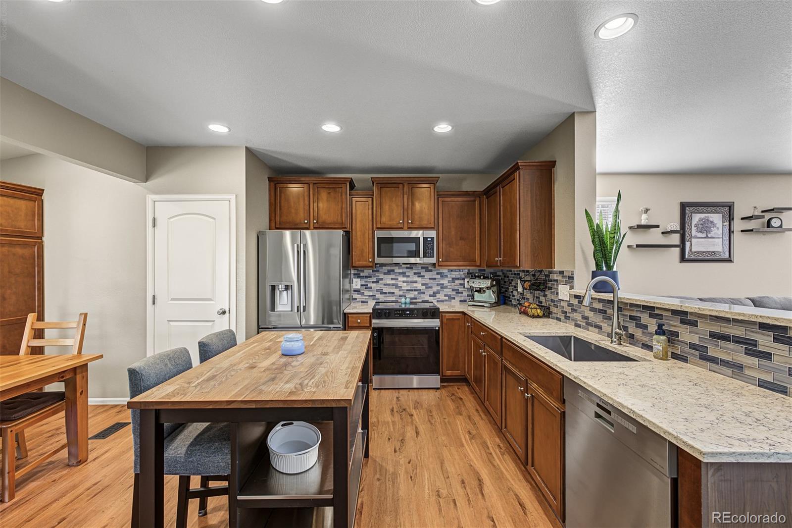 MLS Image #6 for 430 n langdale way,aurora, Colorado