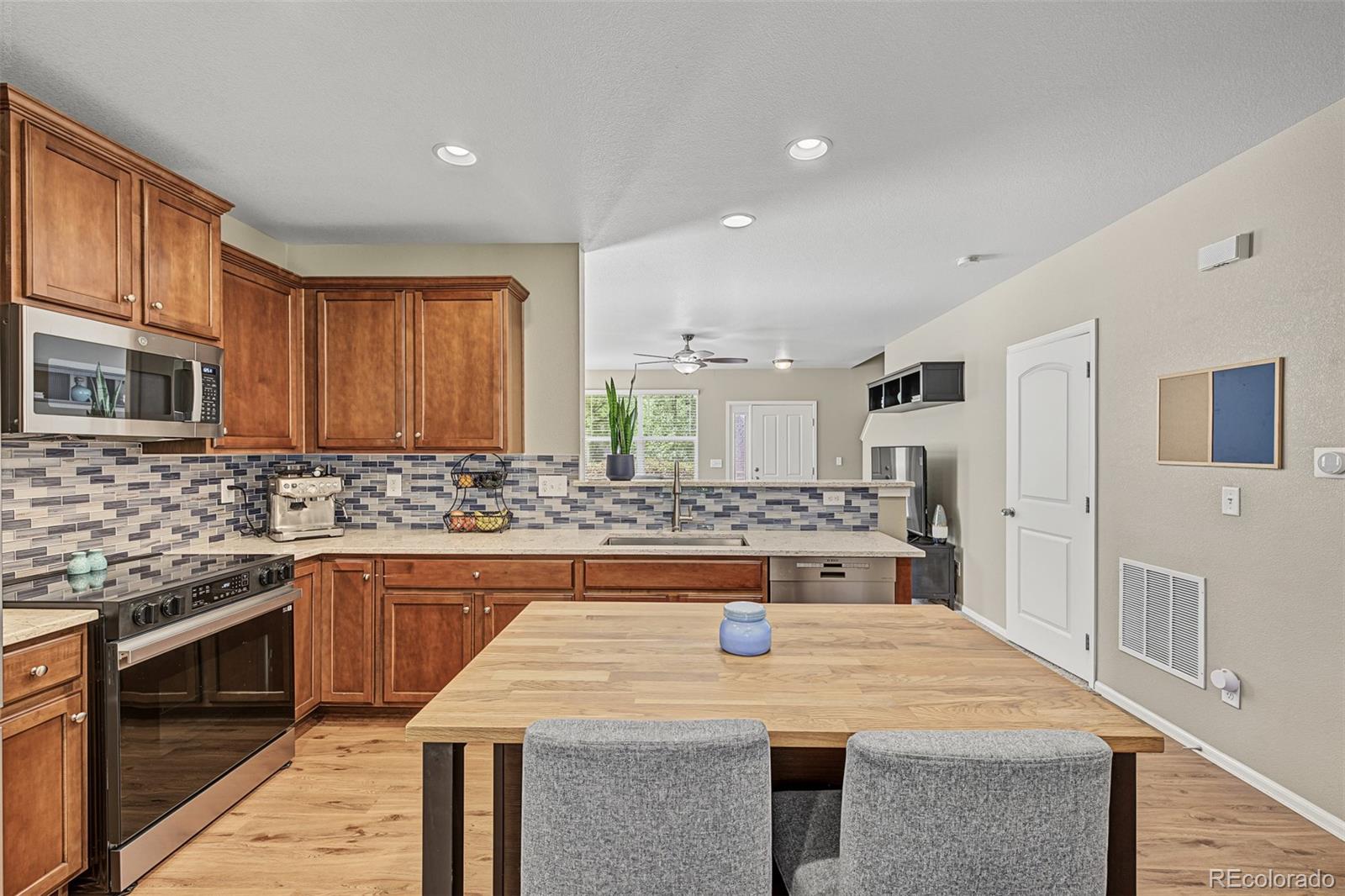 MLS Image #8 for 430 n langdale way,aurora, Colorado