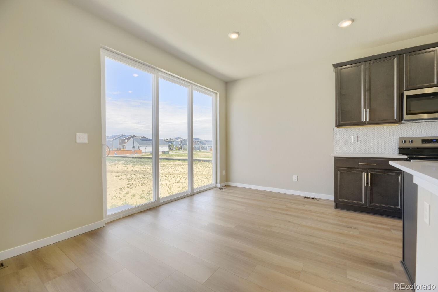 MLS Image #11 for 55015 e 28th place,strasburg, Colorado