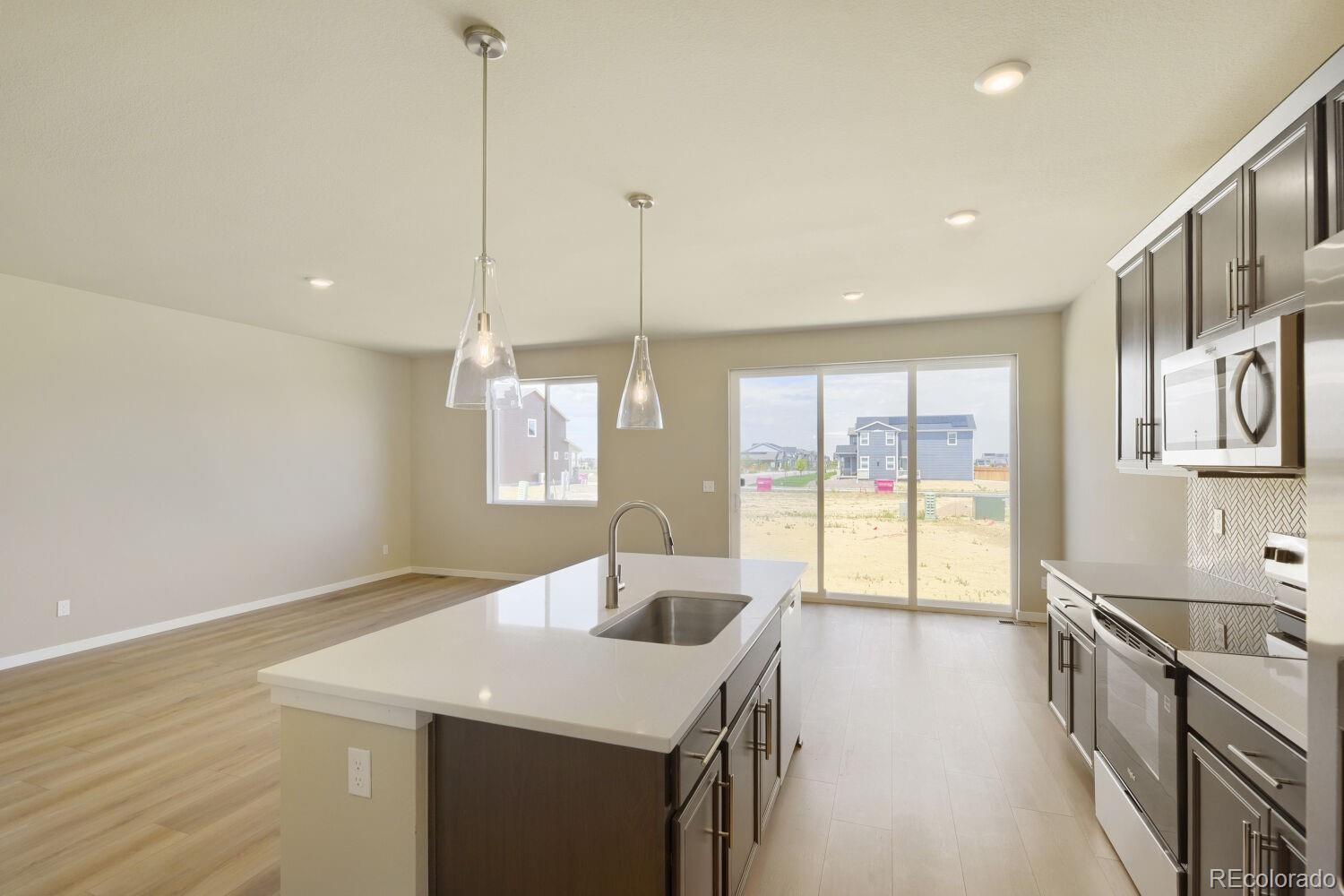 MLS Image #15 for 55015 e 28th place,strasburg, Colorado