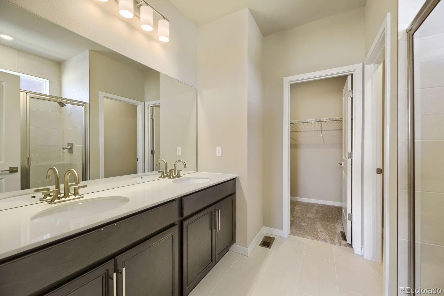 MLS Image #21 for 55015 e 28th place,strasburg, Colorado