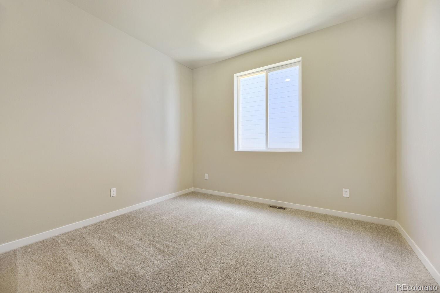 MLS Image #25 for 55015 e 28th place,strasburg, Colorado