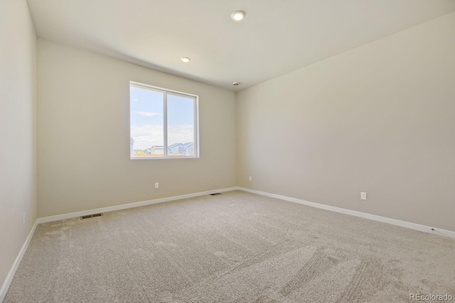 MLS Image #26 for 55015 e 28th place,strasburg, Colorado