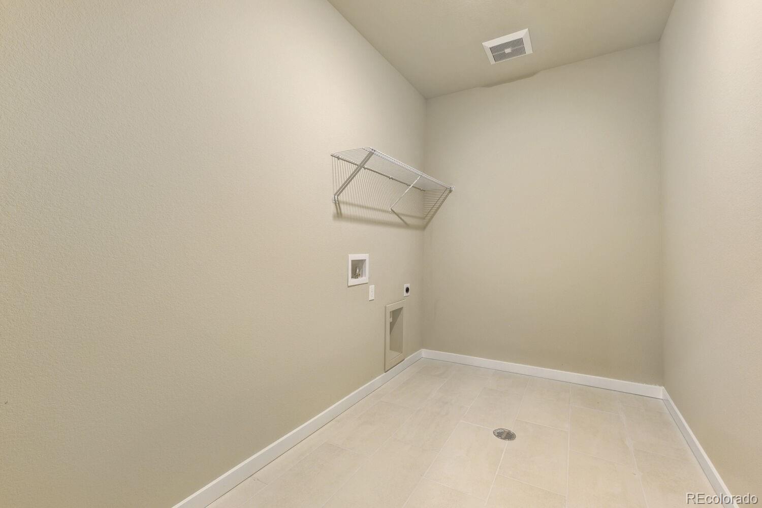 MLS Image #27 for 55015 e 28th place,strasburg, Colorado