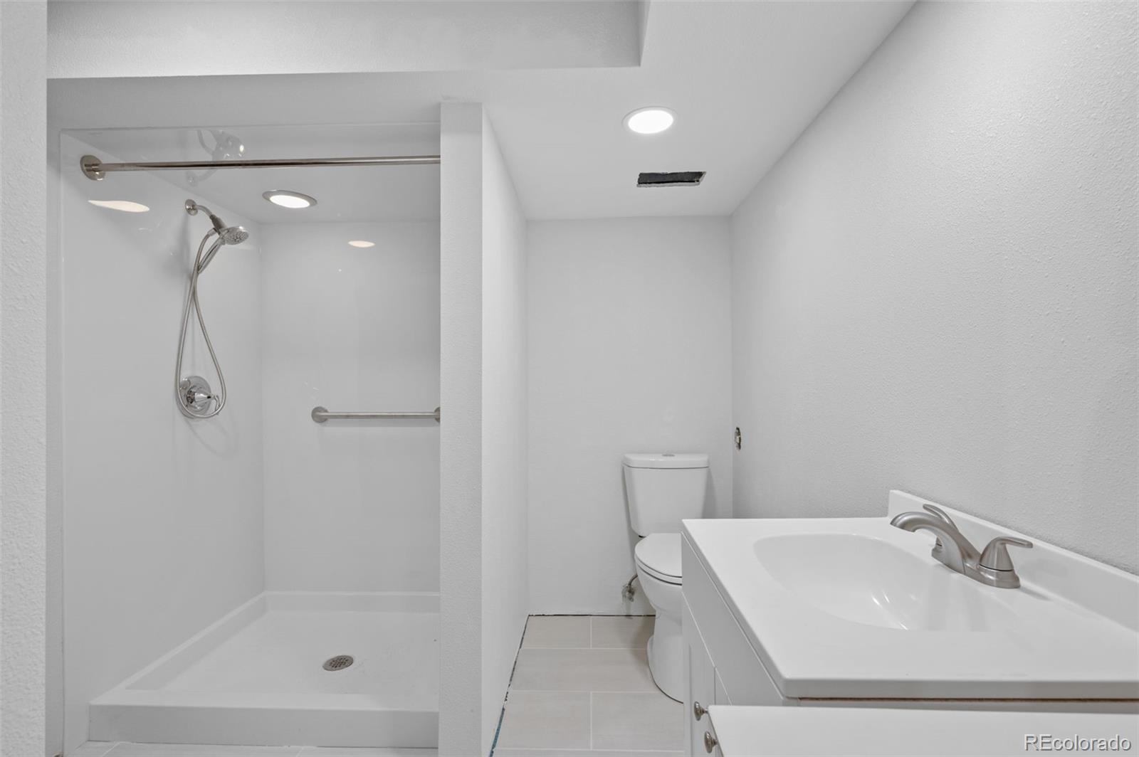 MLS Image #39 for 3895 s poplar street,denver, Colorado