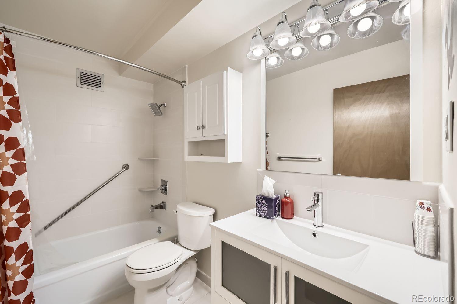 MLS Image #4 for 9335 e center avenue 4b,denver, Colorado
