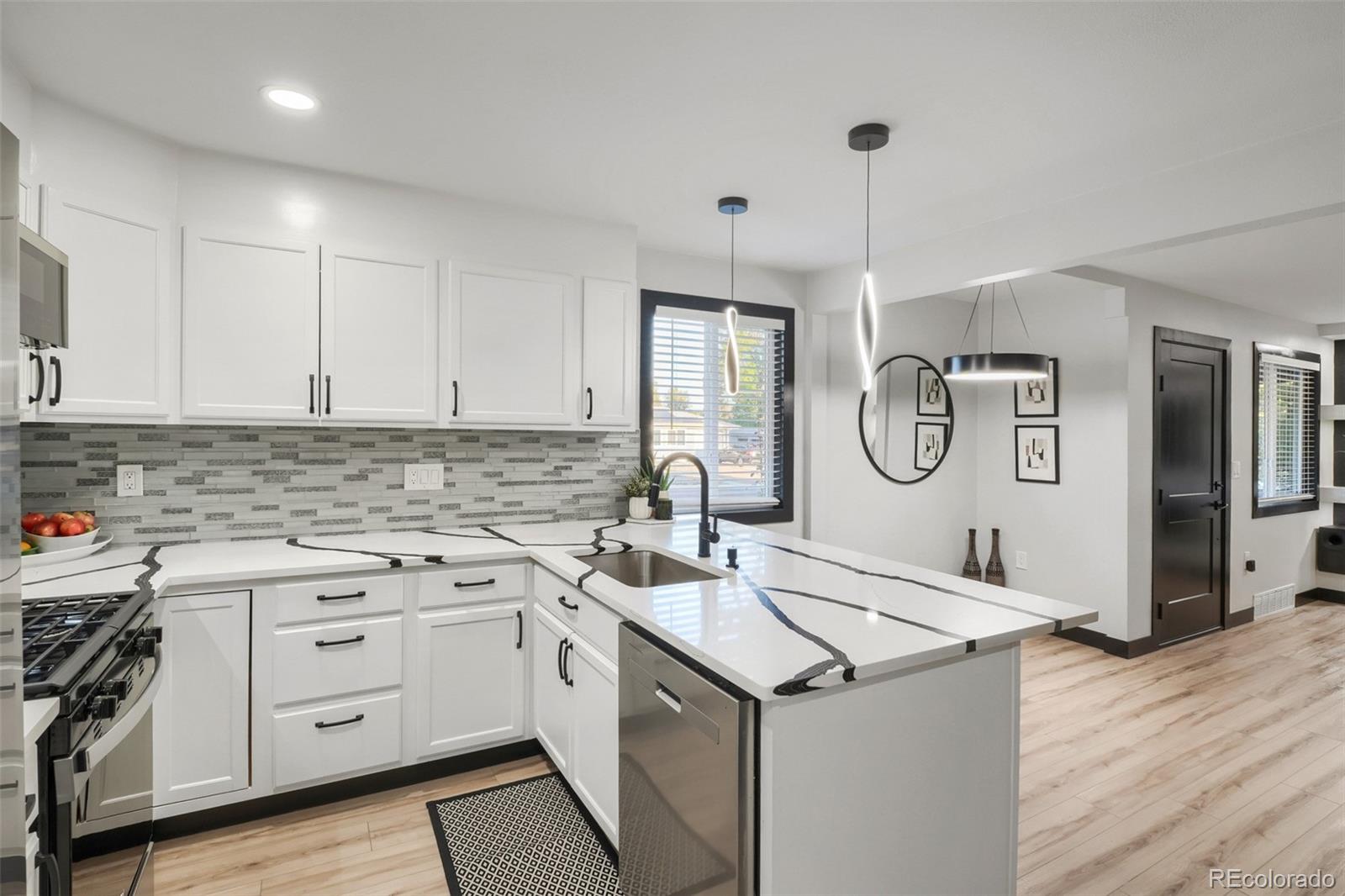MLS Image #4 for 1575 s zenobia street,denver, Colorado