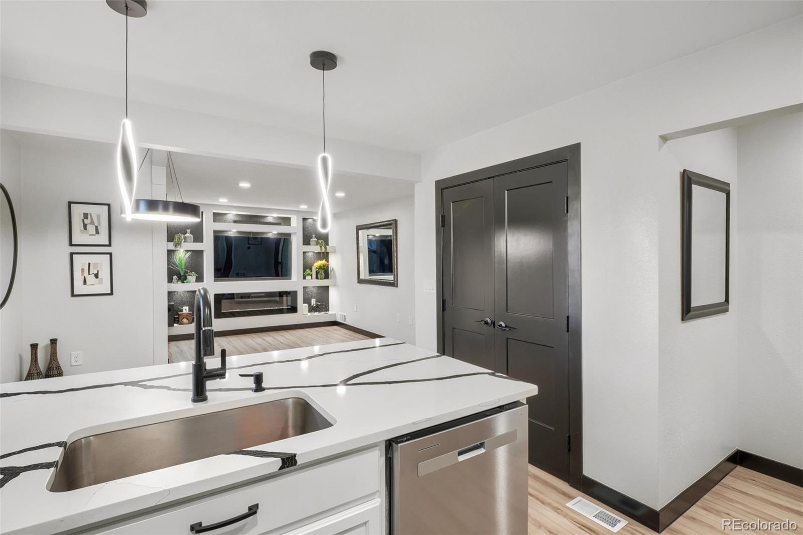 MLS Image #5 for 1575 s zenobia street,denver, Colorado