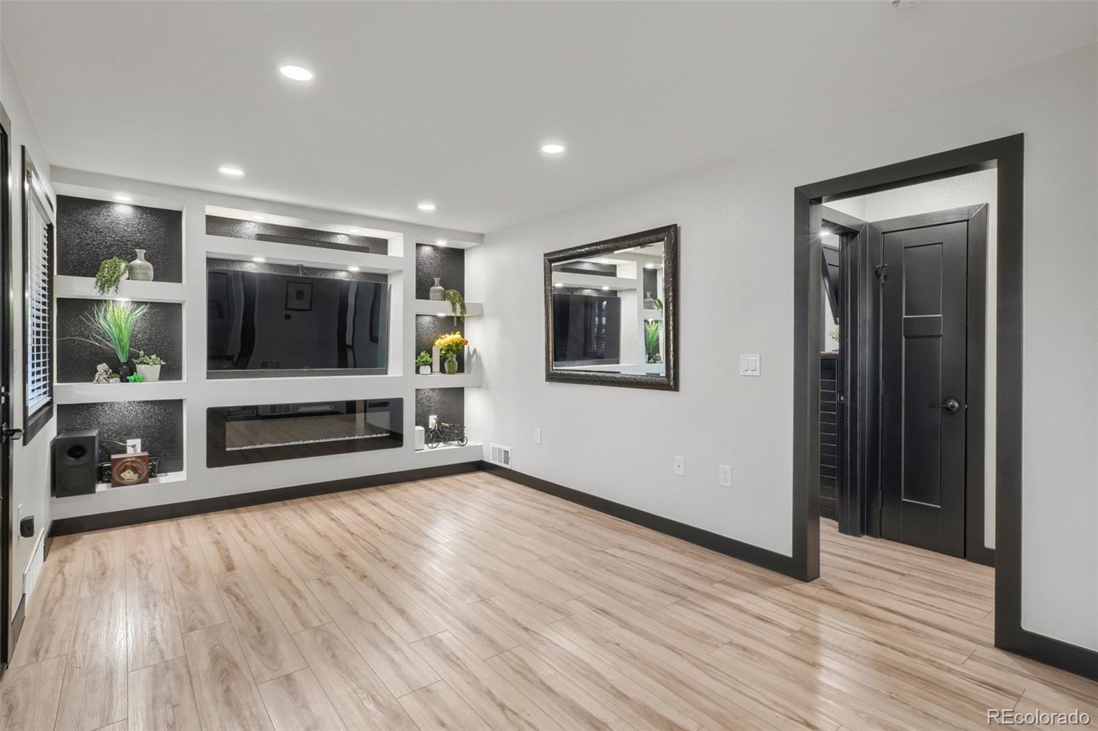 MLS Image #6 for 1575 s zenobia street,denver, Colorado