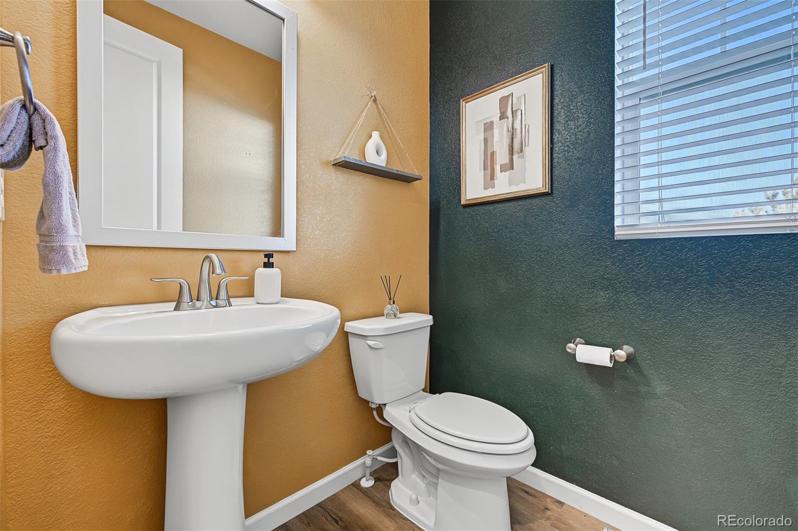 MLS Image #19 for 26074 e 1st place,aurora, Colorado