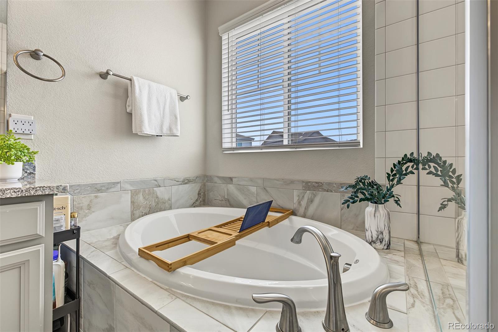 MLS Image #27 for 26074 e 1st place,aurora, Colorado