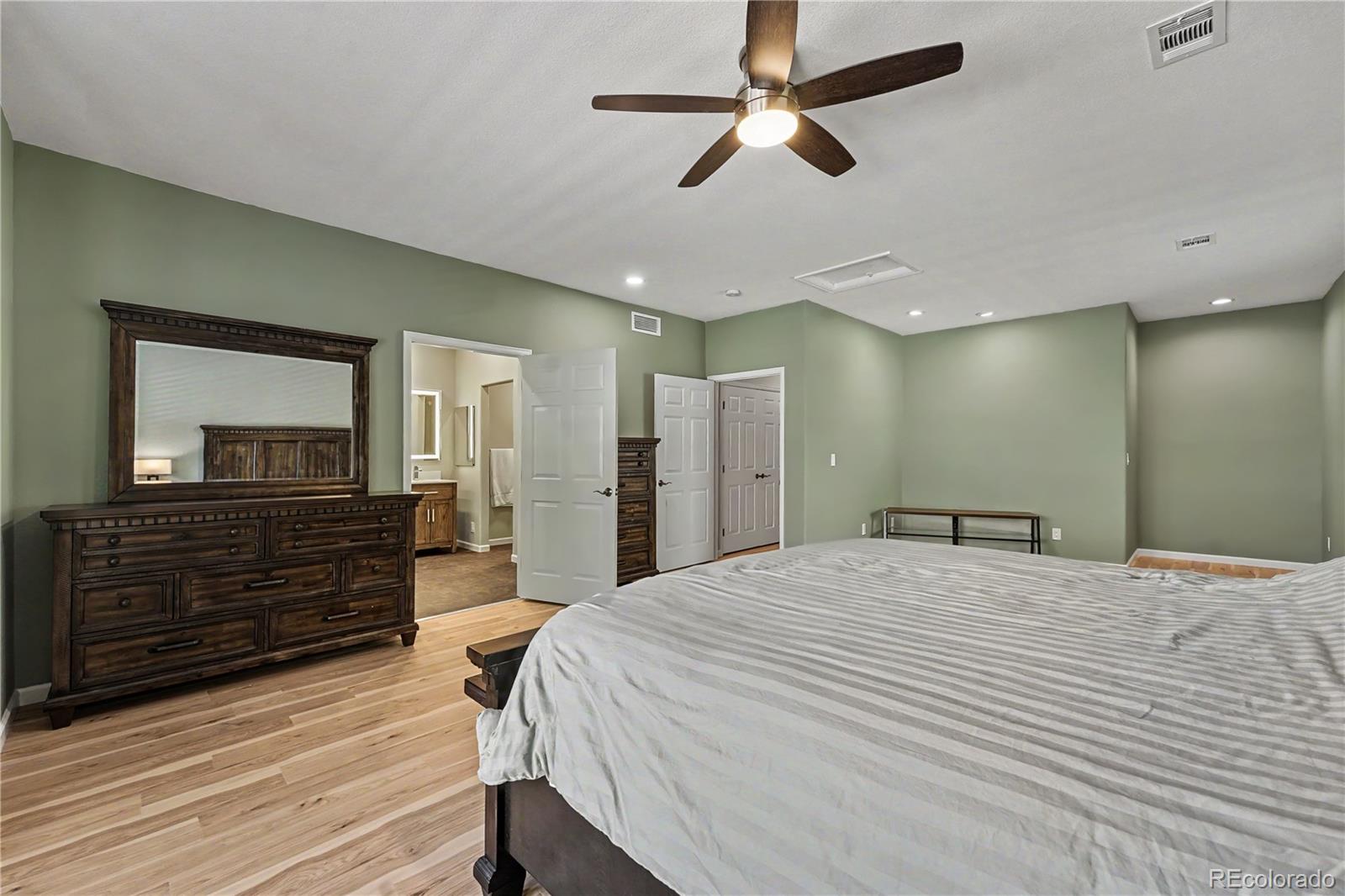 MLS Image #14 for 4543  longs court,broomfield, Colorado