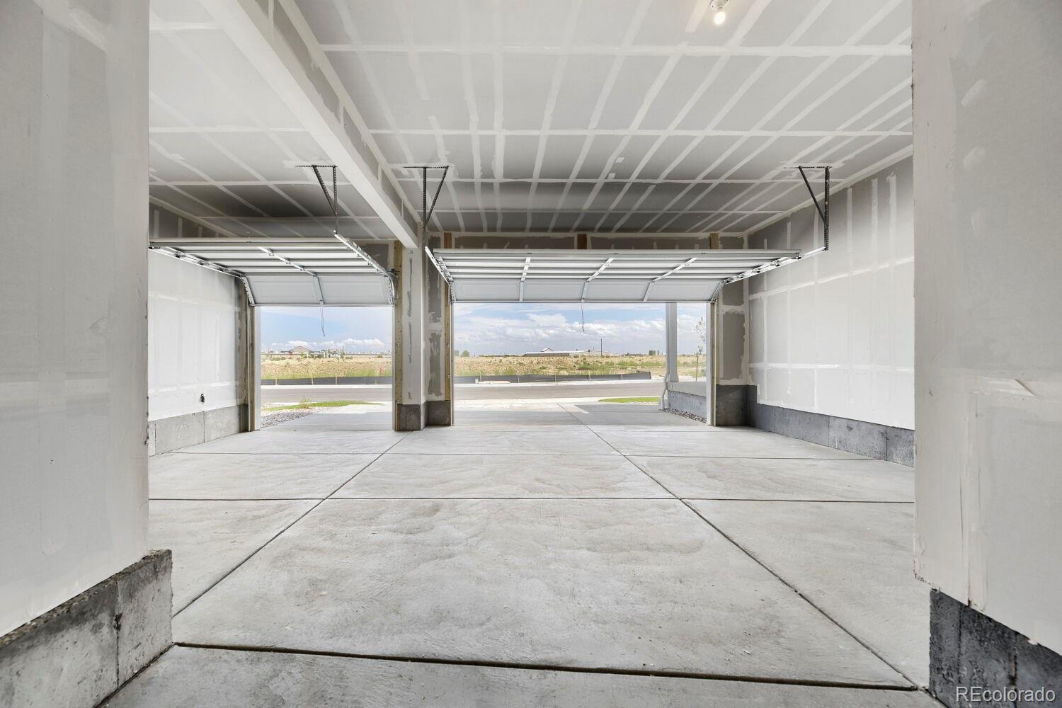 MLS Image #3 for 46515  sunrise court,bennett, Colorado