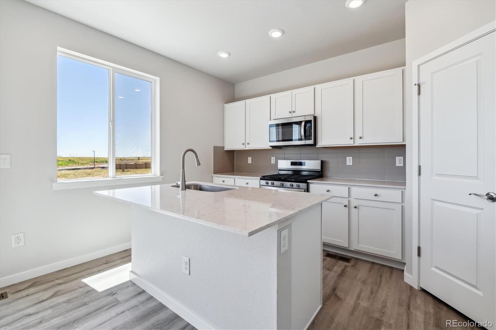 MLS Image #13 for 20255 e 58th place,aurora, Colorado