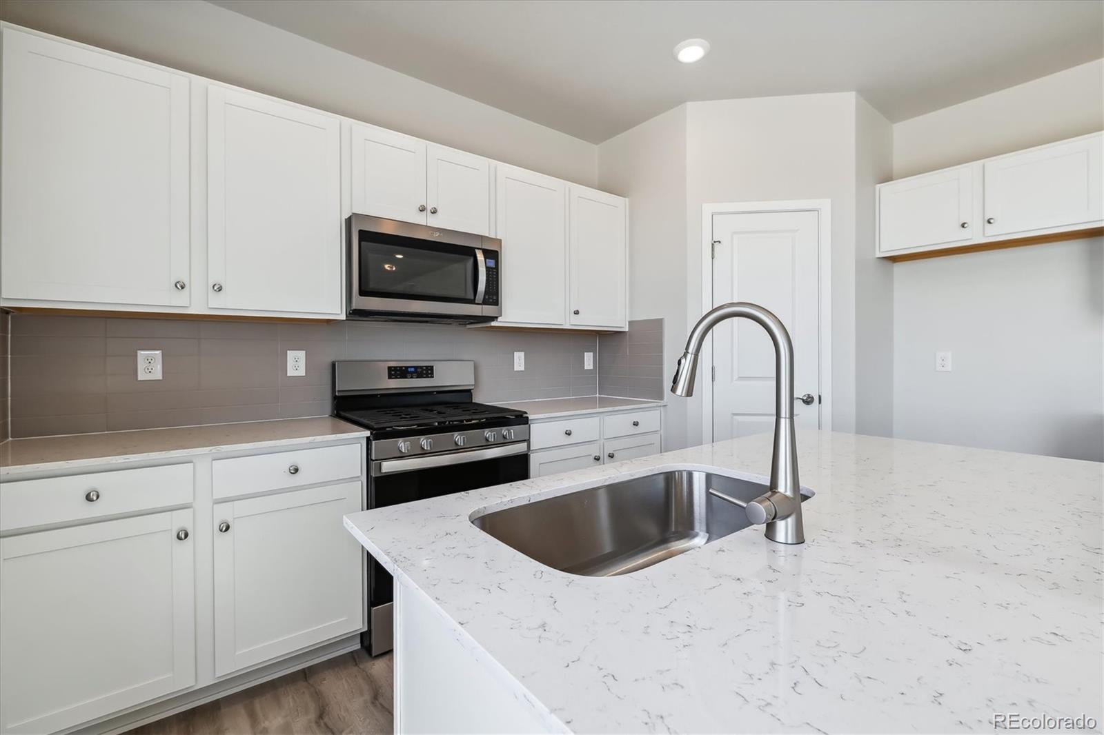 MLS Image #14 for 20255 e 58th place,aurora, Colorado