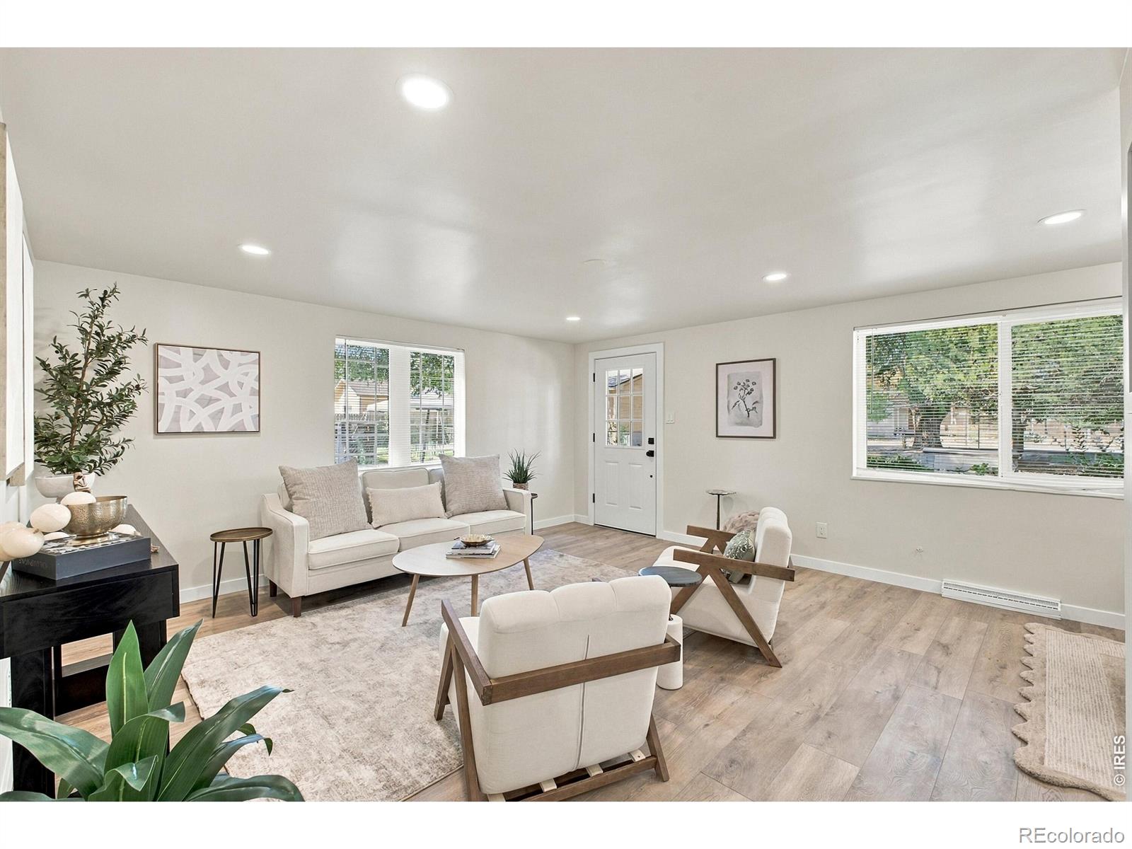 MLS Image #14 for 950 s leyden street,denver, Colorado