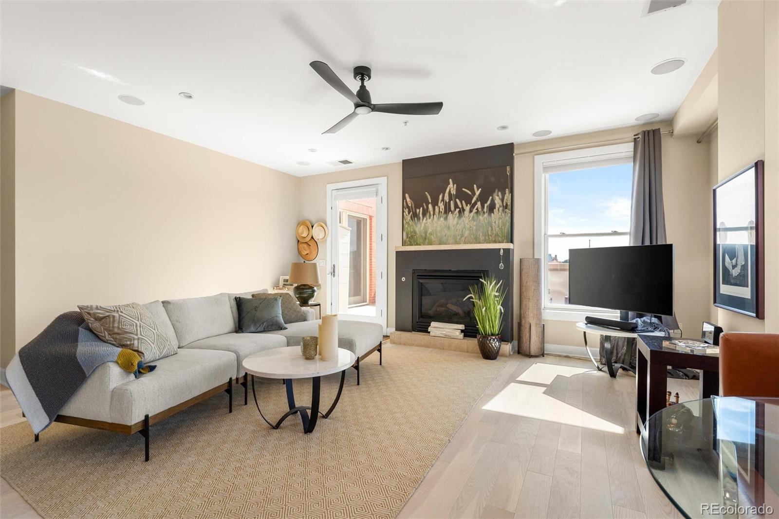 MLS Image #10 for 1630 n clarkson street,denver, Colorado