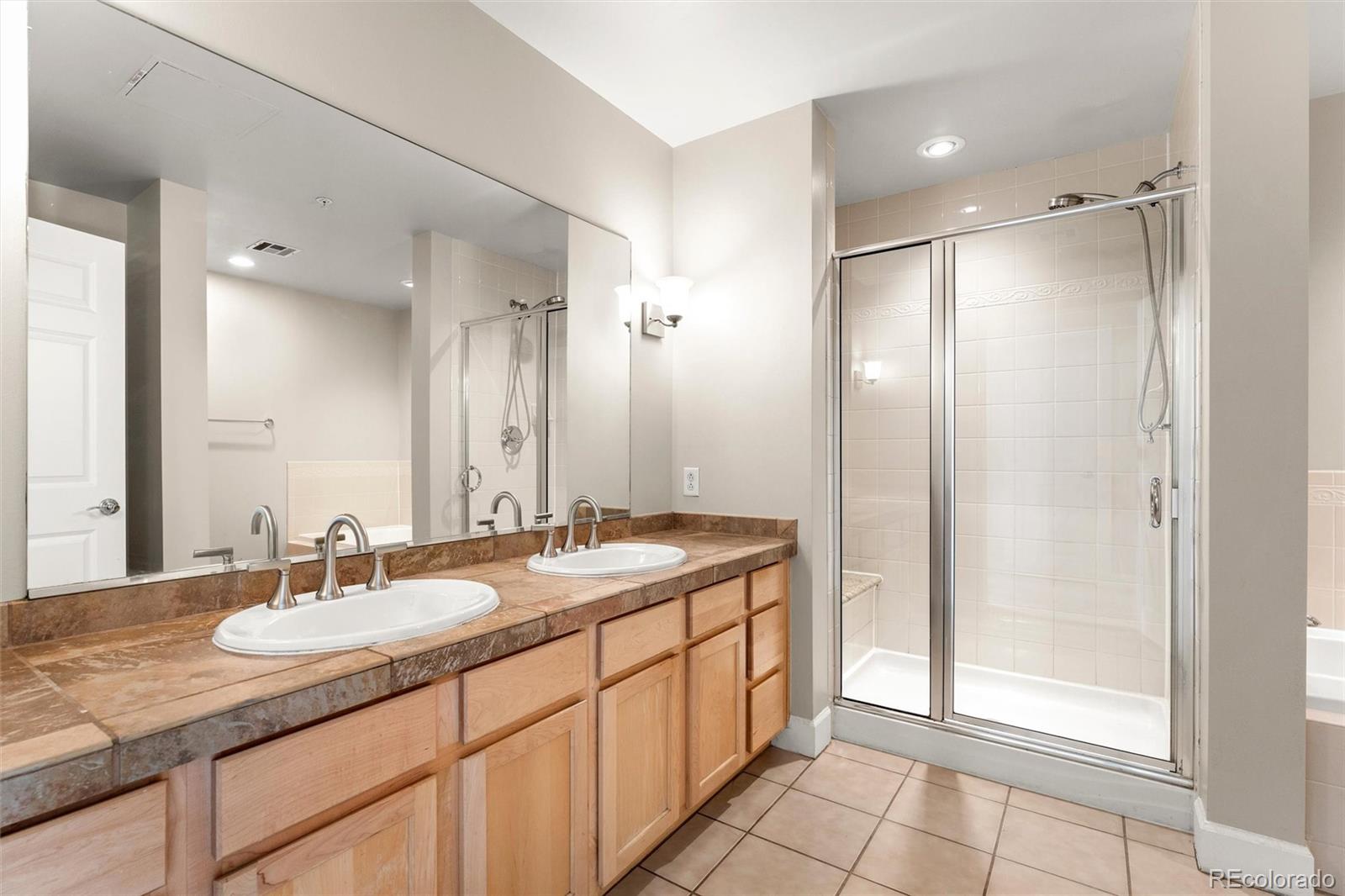 MLS Image #22 for 1630 n clarkson street,denver, Colorado