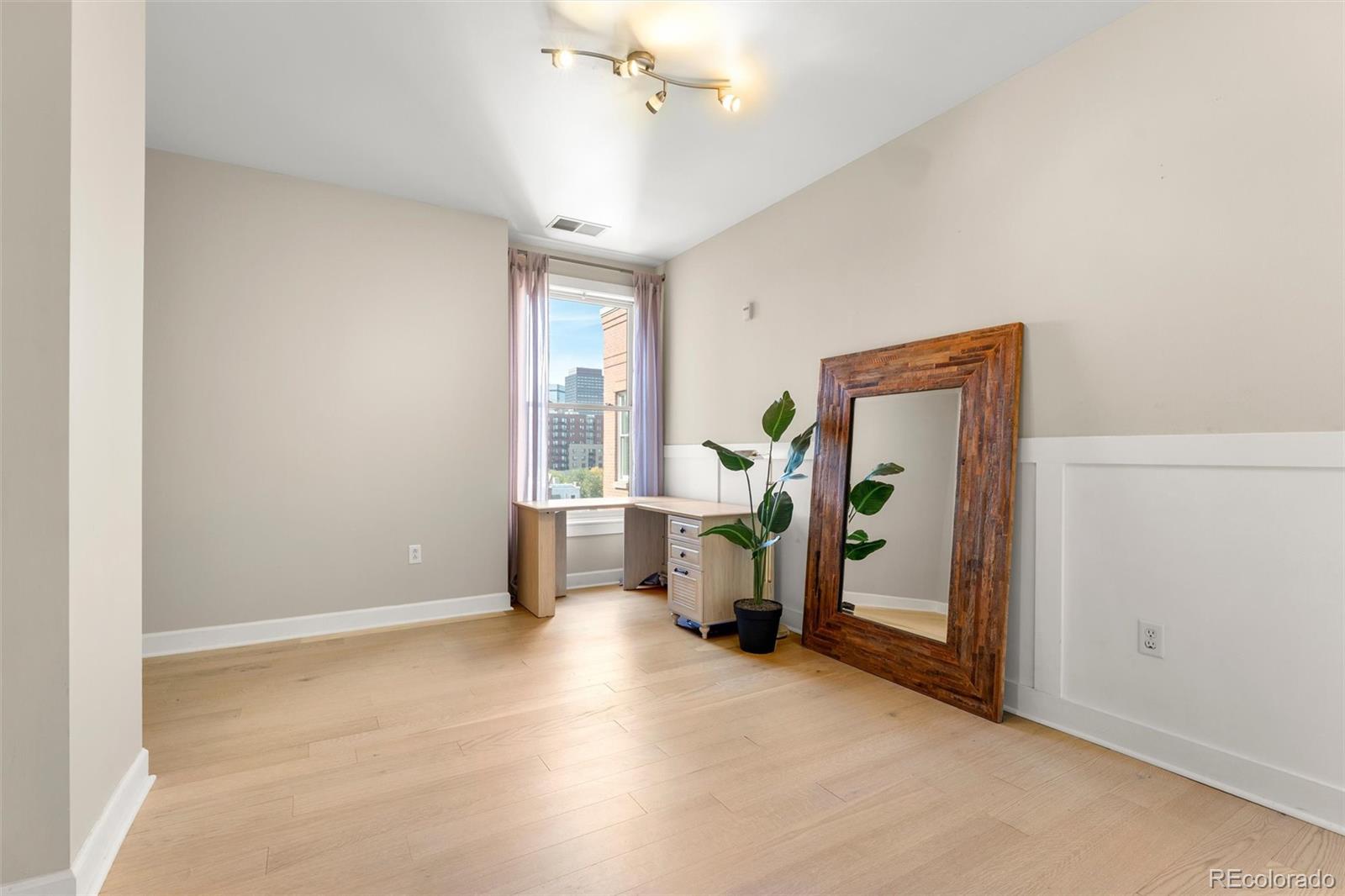 MLS Image #26 for 1630 n clarkson street,denver, Colorado