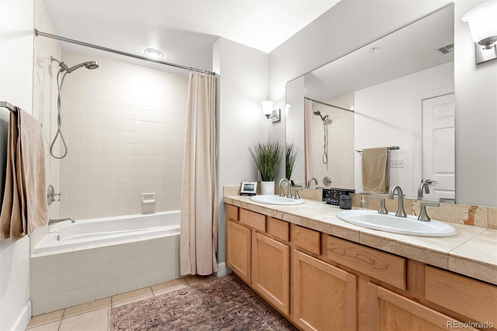 MLS Image #29 for 1630 n clarkson street,denver, Colorado